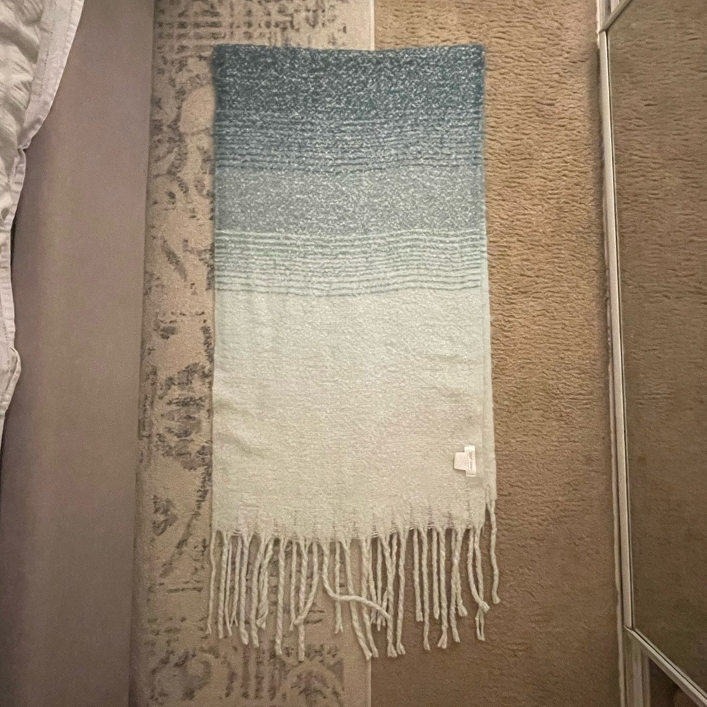 Cozy Blue Gradient Blanket Scarf